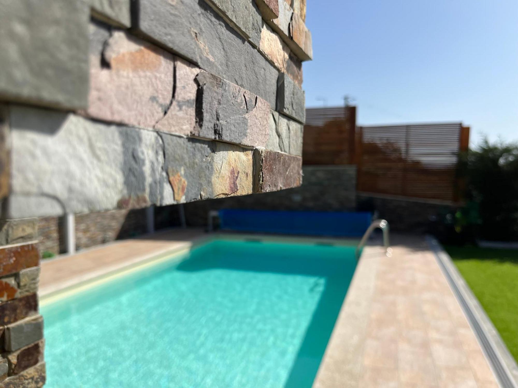 Fonte Retreat Home - Jacuzzi And Heated Swimming Pool Sandim Exterior photo