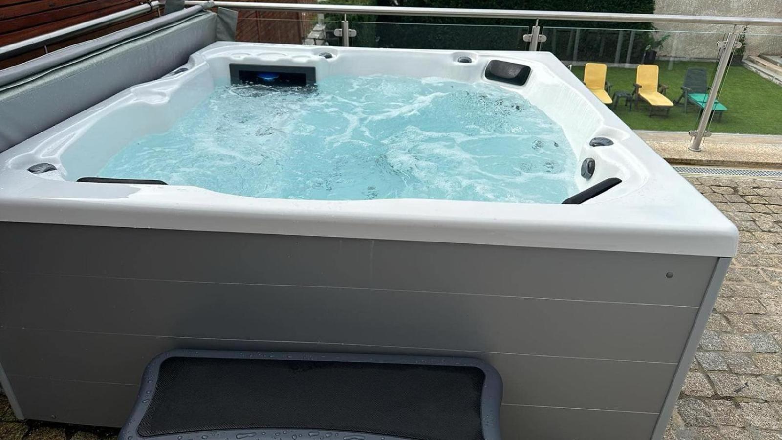 Fonte Retreat Home - Jacuzzi And Heated Swimming Pool Sandim Exterior photo